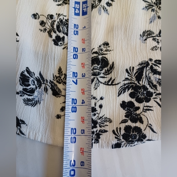 NWT Sonoma White With Navy Blue Flowers Women's Blouse - Picture 7 of 13